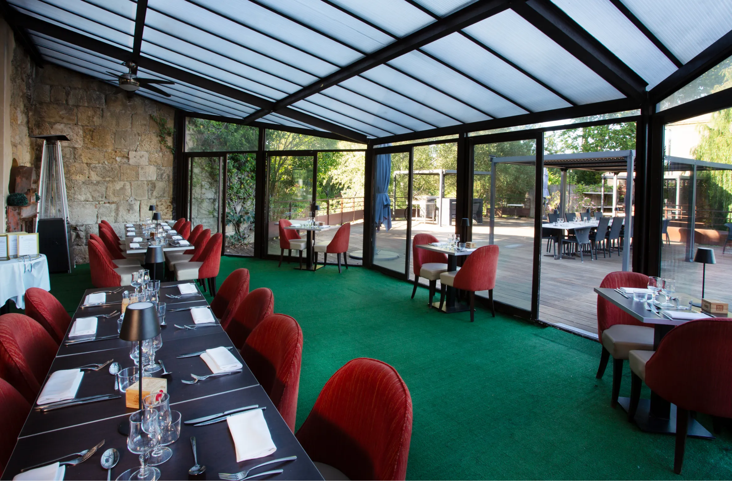 Moulin du Gua - brasserie à Narbonne certifiée Maître Restaurateur avec grande véranda au bord de l’eau Moulin du Gua - brasserie à Narbonne certifiée Maître Restaurateur avec grande véranda au bord de l’eau